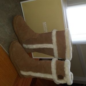 Michael Kors Caramel Suede Winter Boots